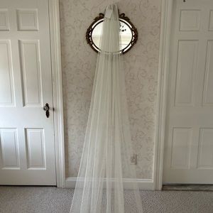 Brand New Ivory Wedding Veil